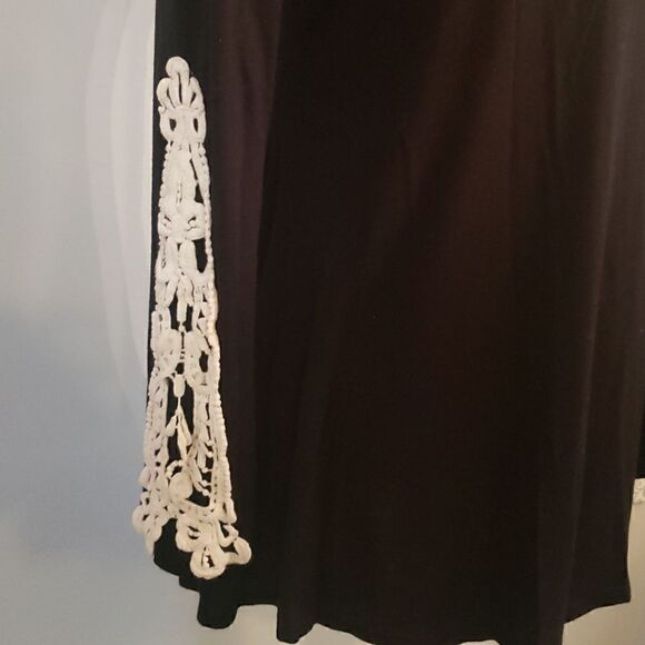 Black Flowy Shirt with sleeve detailing. - Picture 5 of 6